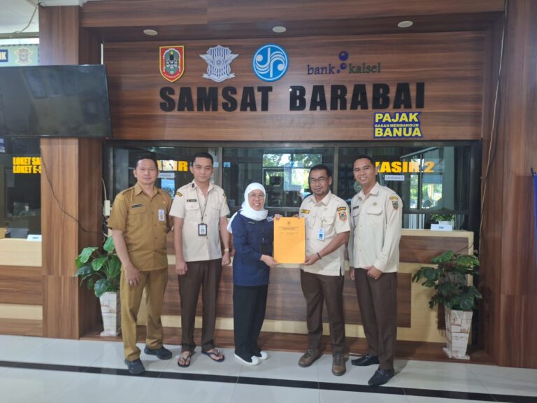 Pemantauan dan Evaluasi Kinerja Penyelenggara Pelayanan Publik atau PEKPPP Mandiri Tahun 2024 di Kantor Bersama Samsat Barabai