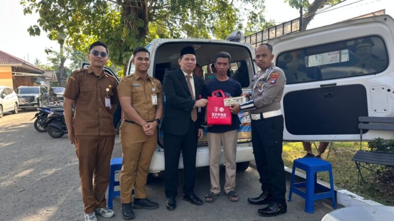 Permudah Layanan PKB, UPPD Barabai Gelar Samsat Keliling di Kantor BPKPD HST Disertai Souvenir bagi Wajib Pajak