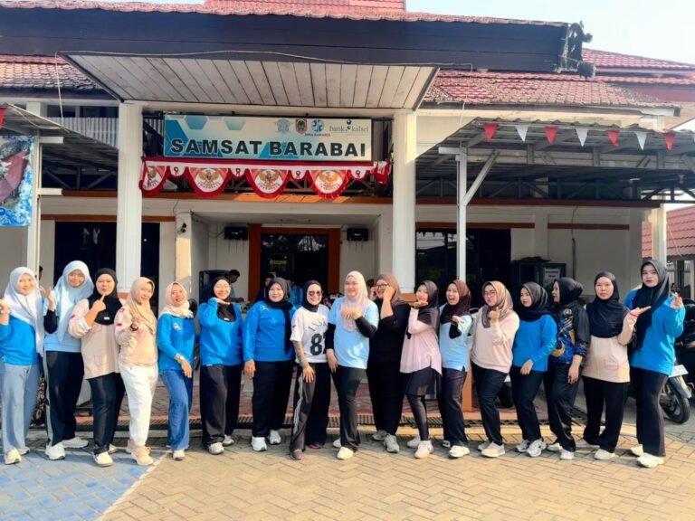 Tingkatkan Semangat Melayani Masyarakat, UPPD Barabai Gelar Senam Bugar Bagi Seluruh Pegawai